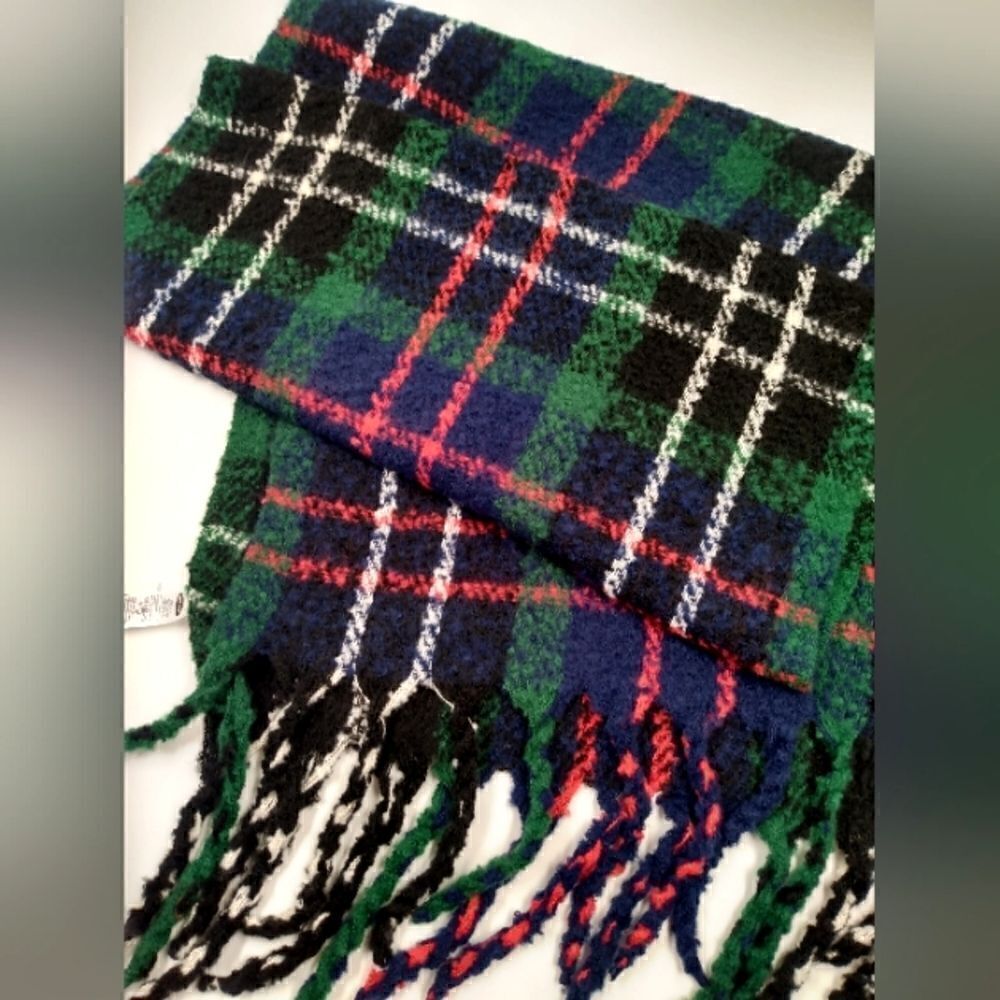 Old Navy Plaid Fringe Large Scarf Wrap Shawl Throw NWT Home Decor - Picture 4 of 10